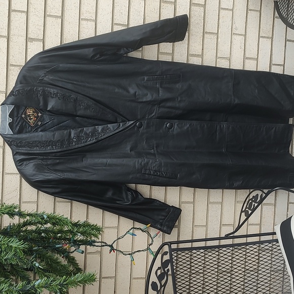 Black Coat - Picture 1 of 11